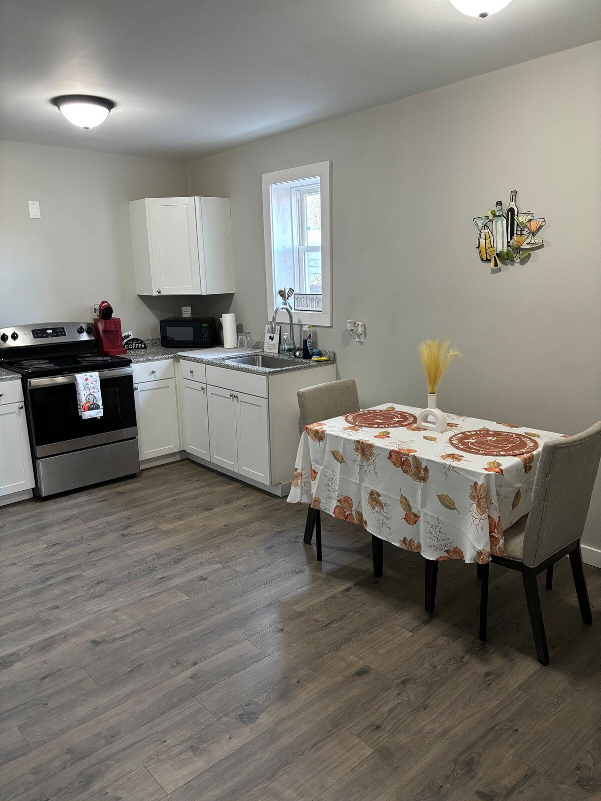 Kitchen and dining table