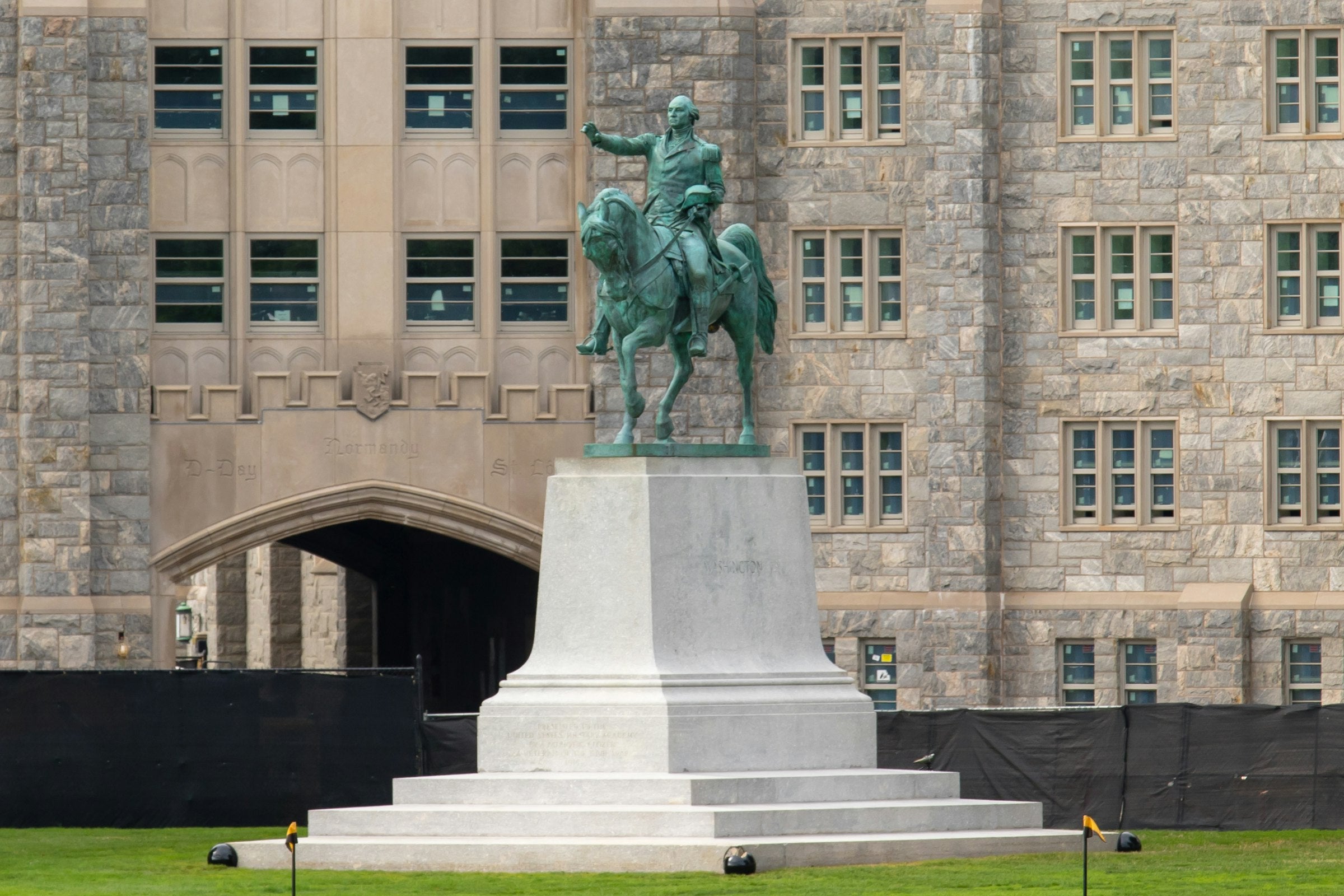 West Point statue and neoclassical building