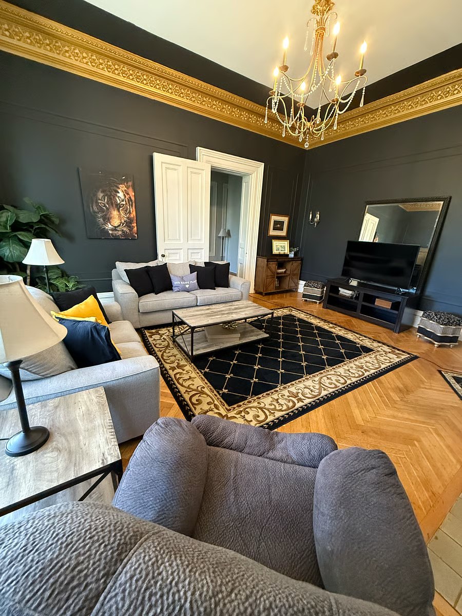 Living room, TV angle